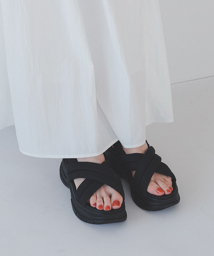 ピッティ Pitti 【WEB限定】アシンメトリークロスサンダル