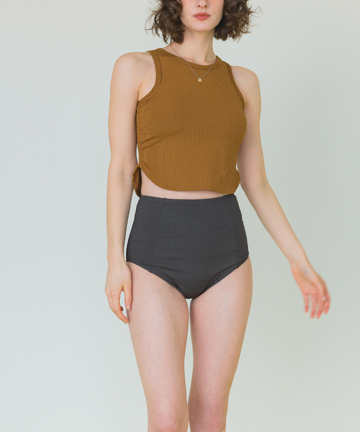 4wayで使える】スリットタンクトップ+ショートパンツ+